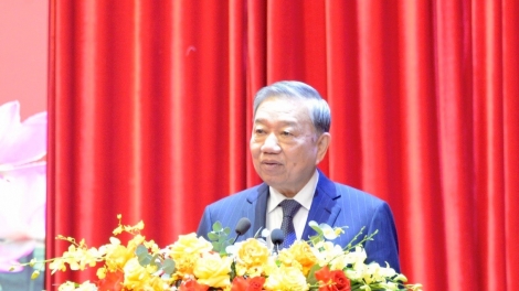 	Tổng Bí thư pơgơ̆r pơtoi tơplih 'nao gah tơdrong pơtho pơhrăm kan ƀô̆ 