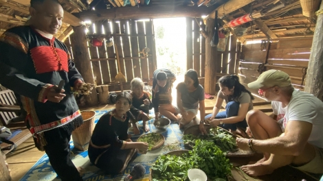 Trei mđao ti dŭm krĭng mnuih djuê ƀiă ti Lăn dap kngư