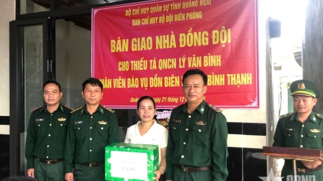 BỘ ĐỘI BIÊN PHÒNG TỈNH QUẢNG NGÃI PAZAO ĐOỌNG ĐONG ĂT ĐỒNG ĐỘI HA APÊÊ QUÂN NHÂN