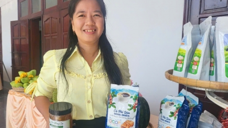 ទៅកំសាន្តនៅព្រែក ស្នរភ្លក់រសជាតិកាហ្វេដូង