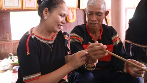 Nting bơto oh kòn tam klăc bal 