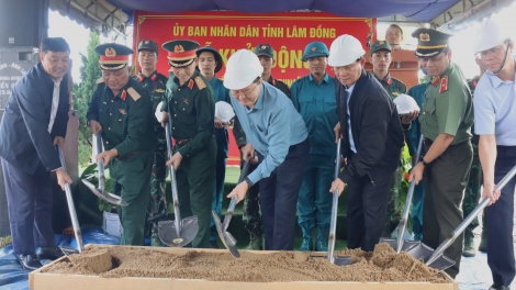 Groi Thủ tướng Mai Văn Chính râng ntơm “trong hăn kan jăch ndăn Quang Trung” ta Lâm Đồng