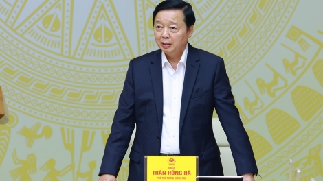 Phŏ Thủ tướng Trần Hồng Hà athei chih pơkeh hla ar roi tơbăt tang găn rôp yâu ka glăi IUU