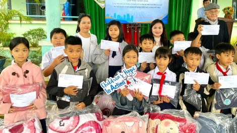 CHER ĐOỌNG 100 HUN PR’HÊL HA HỌC SINH CHR’VAL LÃNH NGỌC CRÊÊ LƯM BOO ĐÍ TUH BHLONG