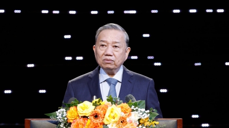 Pơ-eăng mâu ngế hriâm ƀă pêi tiô tuăn mơno Hồ Chí Minh, pơtối tơ’nôm ivá mơ-eăm mơnhông tơnêi têa