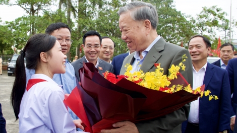 Tổng Bí thư Tô Lâm mâp cử tri n’gor Hưng Yên