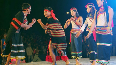 Sang  bơhiàn ờ niam bau kòn