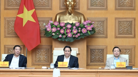 ពត៌មាន ម៉ោង​ ៦