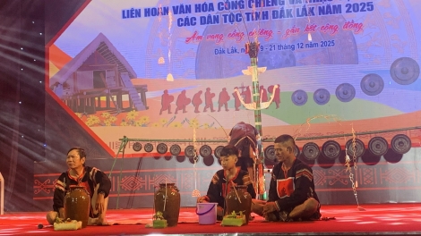 Lĕm tro Tĭng rơkâu apoăng hơnăm dêi mơngế Jarai a Dak Lak