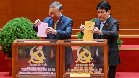 C’BHUH ỦY VIÊN BỘ CHÍNH TRỊ, BAN BÍ THƯ KHÓA XIII BƠƠN MOỌT CỚ OOY BAN CHẤP HÀNH TRUNG ƯƠNG KHÓA XIV