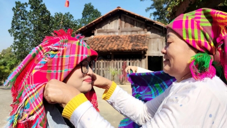 BẢN CẦN MÔNG DÚ XỨ ĐOÀI