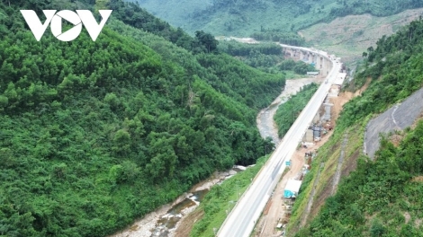 PA XIÊR CỚ ĐỢ XE ĐƠƠNG RAU HA LÊỆNG, XE ĐƠƠNG T’MOOI LƯỚT COH C’LÂNG CAO TỐC LA SƠN – HÒA LIÊN COH CR’CHĂL TẾT