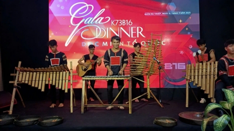 Cau kơnòm să kòn cau Sơdàng gàr hwềng phan teh jơi bơtiàn ờs mờng bơh yau