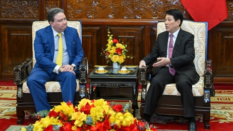 Kruanh dak Lương Cường wơt Đại sứ Hoa Kỳ Marc Knapper ntĭnh sĭt