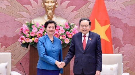 Kơdră Quốc hội Trần Thanh Mẫn sơng Bơngai tang măt ăn teh đak Campuchia, Mi