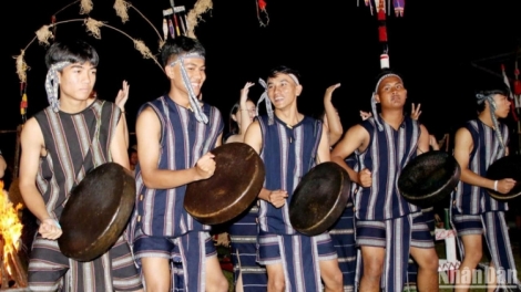 Một lòng theo Đảng, theo Cách mạng