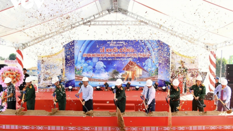 MENTRI QUOC PHONG PEIH PADANG SANG TAOM GAOK BHAP BINI BUÔN KĐOH TINH DAK LAK