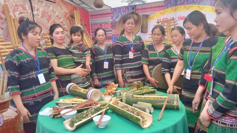 Ếo pơtâk – troăng tơmiât troh ếo pơtâk ki lĕm tro dêi chal nôkố