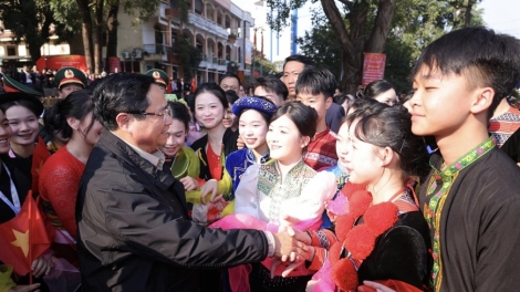 THU TUONG RAJAEI PADANG NGAK 3 DAANAK DAK KA DOM SANG BAC CHUYEN BIET KA ANEK SAIH BANGSA TAKIK