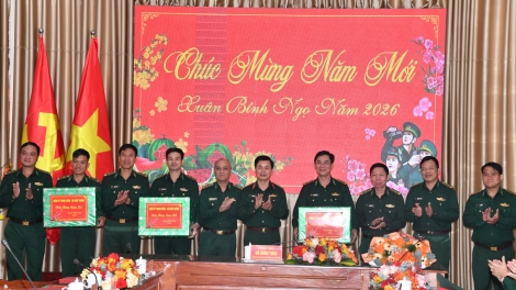 Thượng tướng Đỗ Xuân Tụng đă Tahen n’har bri Dak Lak ơm an ƀư Nghị quyết Đại hội XIV bah Đảng