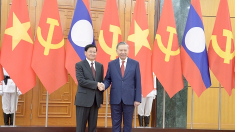 Khua gĭt gai Đảng Tô Lâm kiă kriê klei drông lehanăn bi trông hŏng Khua gĭt gai Lào Thongloun Sisoulith  