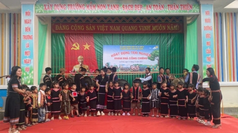 Lu bruă dhar kreh Jarai ti sang hră hđeh điêt Hoa Hồng