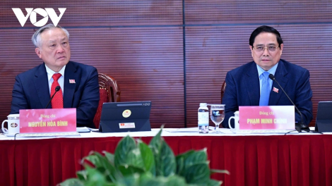 Sră nggal Pơrjum dờng dơ̆ XIV- Tơrgùm bal  jơnau kờñ Đảng dê, nùs nhơm làng bol, pờ gùng ai rài bơtàu tơnguh pa in