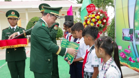 និទាឃៈរដូវឆាប់មកដល់ជាមួយបងប្អូននៅតំបន់ព្រំដែនសមុទ្រ