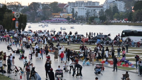 Chă tơmang lăng tơ̆ tơring Nam Trung Bộ – Tây Nguyên tŏk ‘lơ̆ng ƀât Tết Bính Ngọ 2026