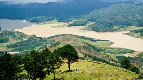 Jờng rơ cau ling (Ca ngợi anh Bộ đội) 	