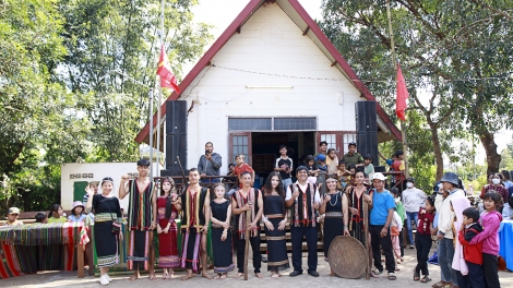 Tơlơi ngă sen "Tơdơi kơ pĕ pơhrui-Pơhlôm đang hmua mơtah čơkă thun phrâo"