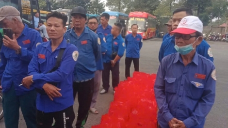 SANGKA TET KA URANG NGAK BRUK: MENG SANG JAMRAIK TAL TAPEN JALAN