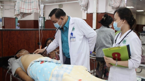 ថែទាំ ការពារសុខភាពជូនប្រជាជនដោយស្ងៀមស្ងាត់ក្នុងអំឡុងថ្ងៃអំណរនិទាឃរដូវ។