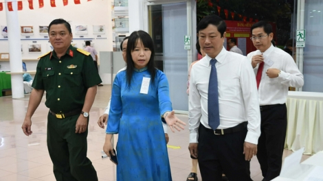 PAGE INI, 4.500 URANG CU TRI DI BAN RAYA HO CHI MINH NAOH BUH PHIEU PALIH RUAH AVAL DAHLAU 