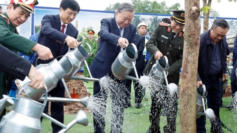 TỔNG BÍ THƯ TÔ LÂM PÂH BH’RỢ TA ĐANG MOON “TẾT CHOH N’LOONG TẬT LANG CHĂP HAY G’LÊÊH C’RƠ ÂNG AVA HỒ” HA PRUỐT BÍNH NGỌ 2026