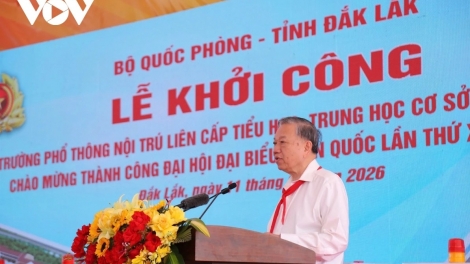 TỔNG BÍ THƯ TÔ LÂM PÂH BHIỆC BHAN TƠỢP BHRỢ TRƯỜNG PHỔ THÔNG NỘI TRÚ BÂC CẤP TH,THCS EARÔK, ĐẮC LẮC