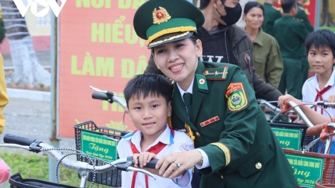 BIÊN PHÒNG QUẢNG NGÃI K’RANG LÊY TẾT ĐOỌNG HA ĐHANUÔR ZR’LỤ K’NOONG K’TIÊC, HẢI ĐẢO