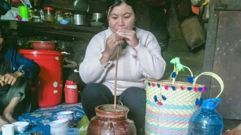 Ƀư brah moh săk bah nuĭh K’Ho  