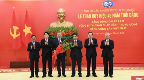 Dơ̆ jàu Gai lòng 45 sơnam Đảng pà Tổng Ƀí thư ồng Tô Lâm in 