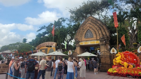 Hyu ngui kual Dơnung Tong Krah - Dap Kơdư đĭ biă amăng hrơi ngui Têt Bính Ngọ 2026