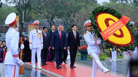 ពត៌មាន​ម៉ោង៦