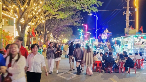 Khuh răm Măng nkuăl têh Chợ Nhỏ Pleiku