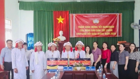 DOM URANG JAKAR MAI RIVANG AYUH BILAN RAMƯWAN DI URANG CAM BINI -AVAL 