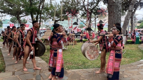 BHRỢ LIÊN HOAN CHIING GOONG QUỐC TẾ ĐHỊ TỈNH GIA LAI MOOT QUÝ IV/2026