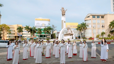 Khul đah kơmơi Dak Lak pơphun “Sa guang hrơi tơjuh buh ao dai” čơkă hrơi jơnum prong blan 3 