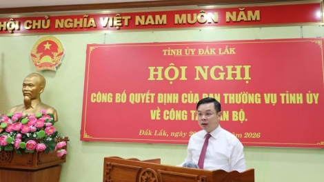 Ƀok Đỗ Hữu Huy pơm Bí thư Đảng ủy Anih vei lăng kon pơlei dêh char Đắk Lắk