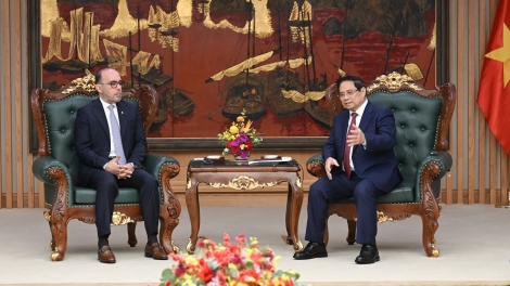 Thủ tướng hơpơi ‘mĕh Qatar tơgŭm tơlĕch jên man Anih mong kơchơ̆t sŏh tơ̆ Việt Nam