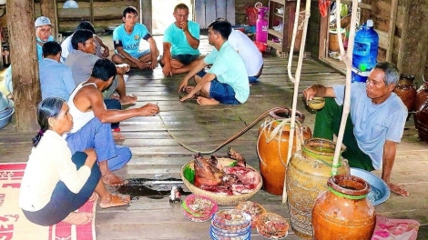 CỎ LẺ PJÁ CÔNG RÈNG CÚA CẦN JRAI