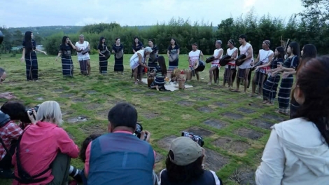 Uĕh rom rmôt chĭng bu ur K’Ho ta kơh dak me Đạ Đờng 