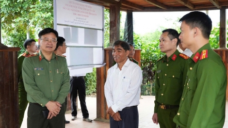 CÔNG AN THÀNH PHỐ HUẾ ZƯ RAU TÊÊM NGĂN BÊL BẦU CỬ ĐHỊ PAZÊNG CHR’VAL DA DING K’COONG 